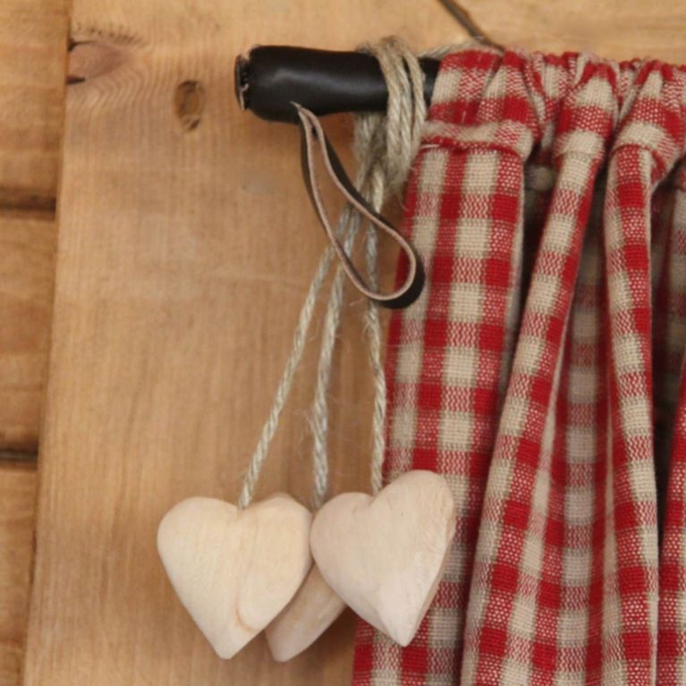 Suspension 3 petit cœurs en bois de tilleul brut sculpté main