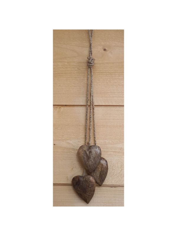 Suspension 3 cœurs en bois de noyer brut sculpté main
